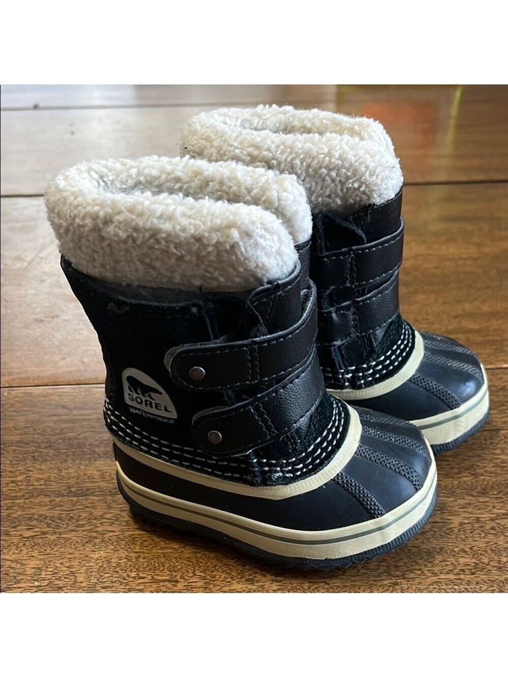 Sorel Toddler Black Fur Lined Winter Boots - Picture 2 of 4